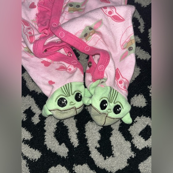 Baby Yoda Pink Onesie - Picture 5 of 5
